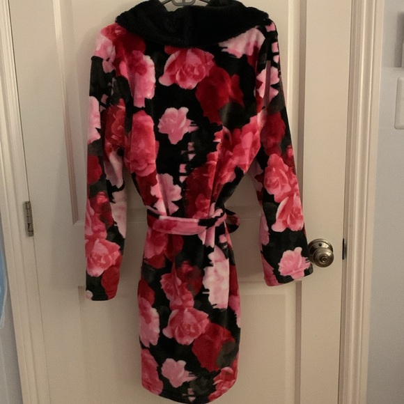 Nicolle Miller ladies L/XL robe. - Picture 3 of 3